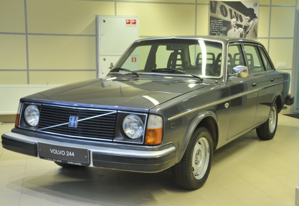 Volvo_244_в_Свид-Мобиль.jpg