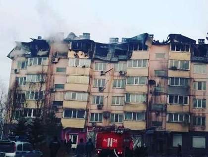 Сильный пожар в многоэтажке гасят в приморском Артеме, жильцы эвакуированы Сильный пожар в многоэтажке гасят в приморском Артеме, жильцы эвакуированы