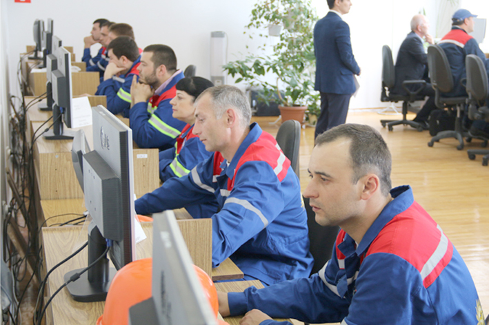 удостоверение о повышении квалификации по проектированию. обучение работников промышленных предприятий. сертификат о повышении квалификации. обучение работников. повышение квалификации для энергетиков.