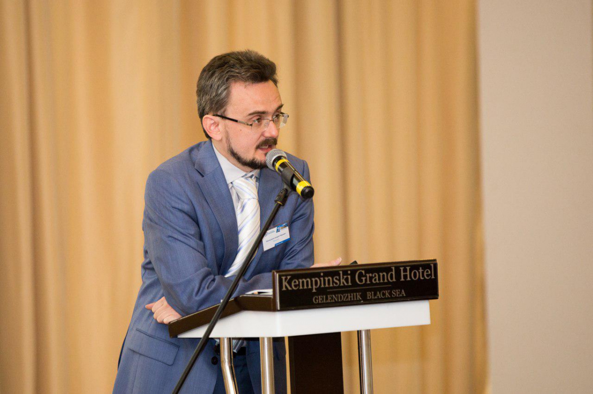 Андрей школьников биография личная жизнь