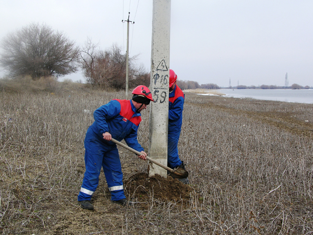 Мрск юга астраханьэнерго. Прокладка кабелей в период паводка. Вихляева Ольга Астраханьэнерго. Астраханьэнерго на зеленой адрес