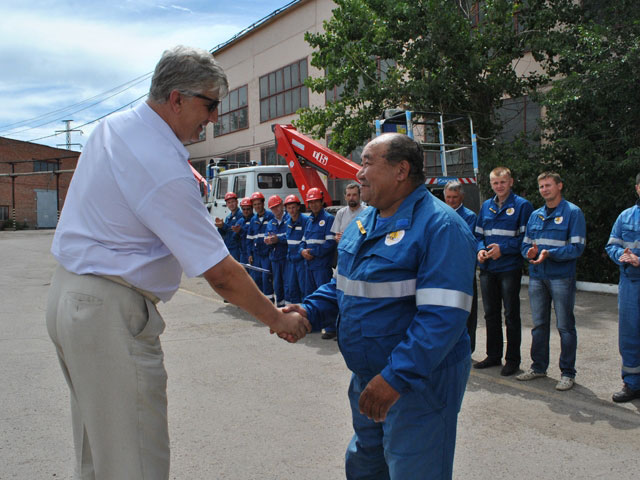 Мрск юга астраханьэнерго. Астраханьэнерго учебный полигон. Главный инженер Россети Юг Астраханьэнерго. Андрей Кудаков Астраханьэнерго. Столяр Алексей Дмитриевич Астраханьэнерго