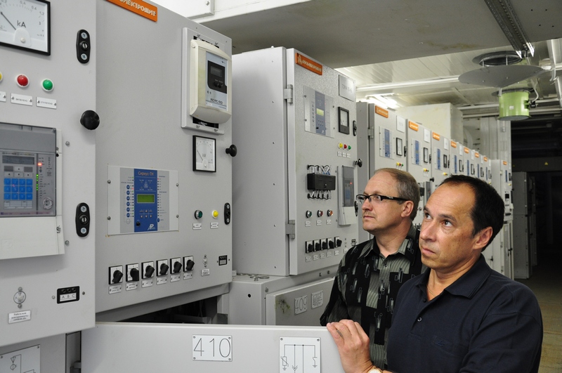 Инженер мрск. Генеральный директор ярэнерго ярославль. Мрск центра. Волгоградэнерго мрск юга. Инженер мрск.