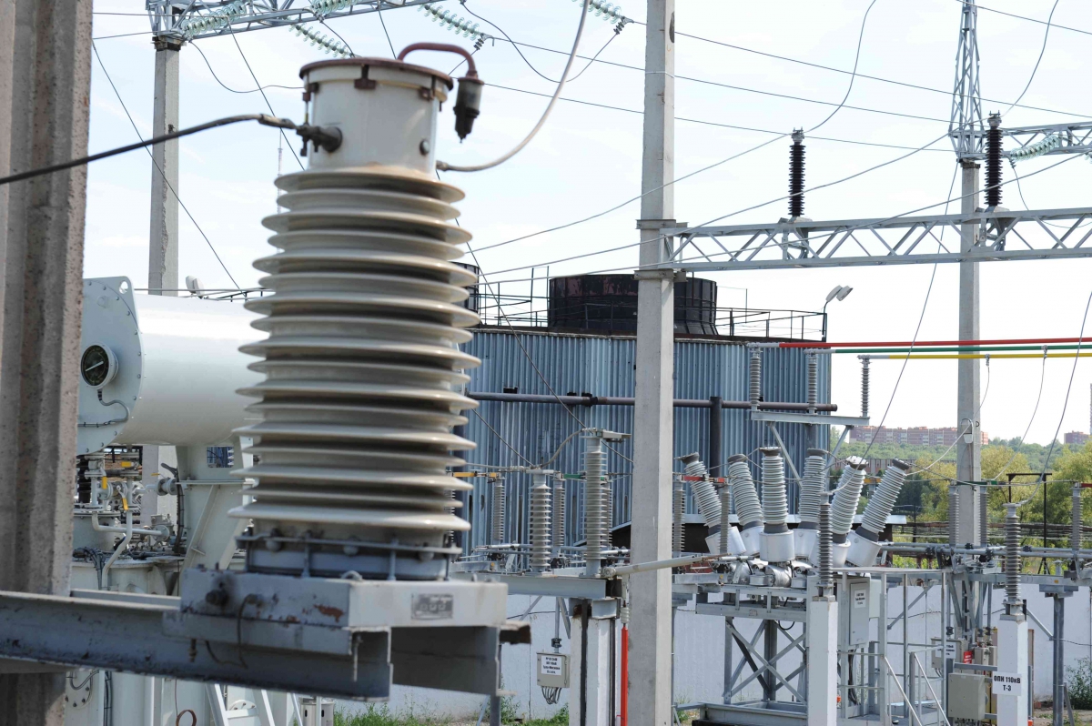 Установка трансформаторов напряжения кв. Трансформаторы тока 110кв 220кв 330кв 500кв разрушенные. Трансформатор напряжения тн-110кв. Установка трансформаторов напряжения кв. Трансформатор тока 110 кв.